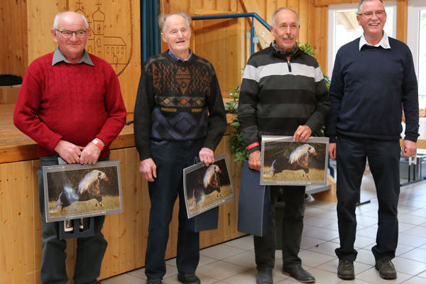 von Links : Nikolaus Becherer (70), Josef Ketterer (80), Norbert Schultz (70), 1. Vorsitzender Helmut Faller (Foto Alfred Schwär)