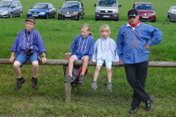 Traditionell gekleidet 