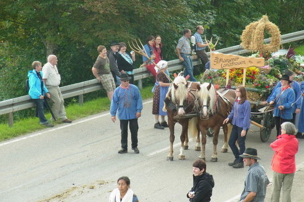 Erntewagen der Landfrauen St.Märgen - Christine Rombach, Eschbach